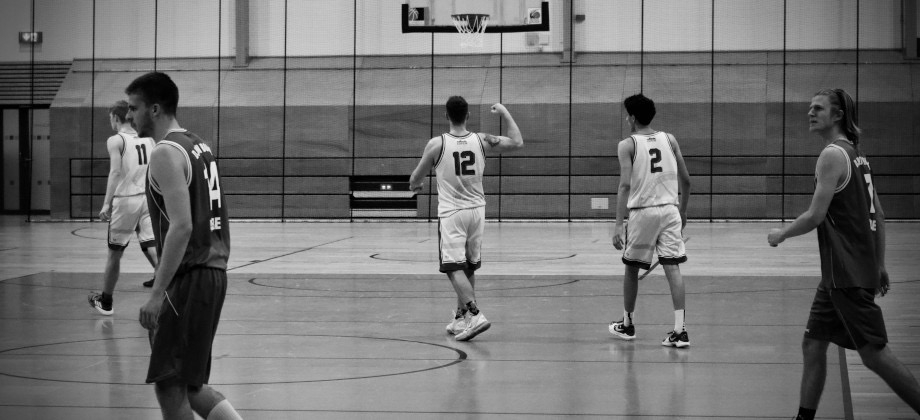 Uni-Riesen trotzen der Corona-Krise