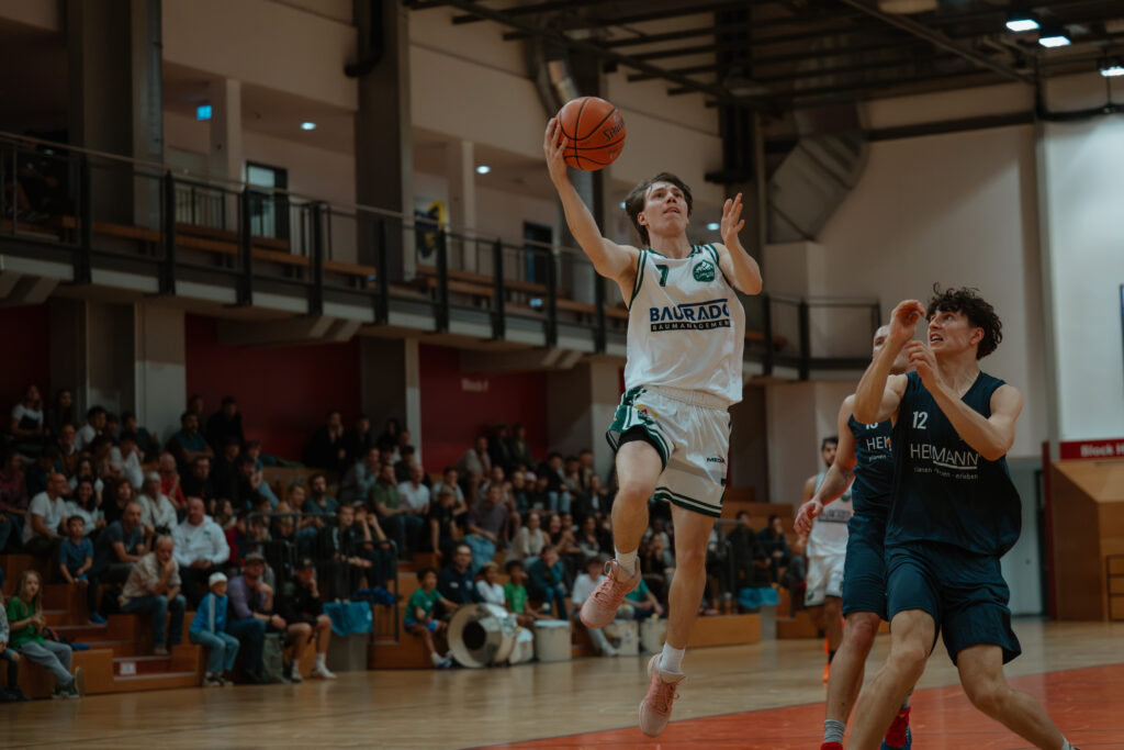 Starker Auftritt: BAURADO UniRiesen gewinnen 88:64 gegen Veitshöchheim